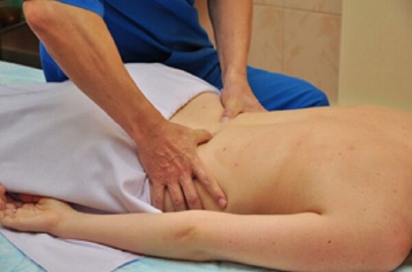 Back massage, pagpapanumbalik ng mga function ng motor sa osteochondrosis