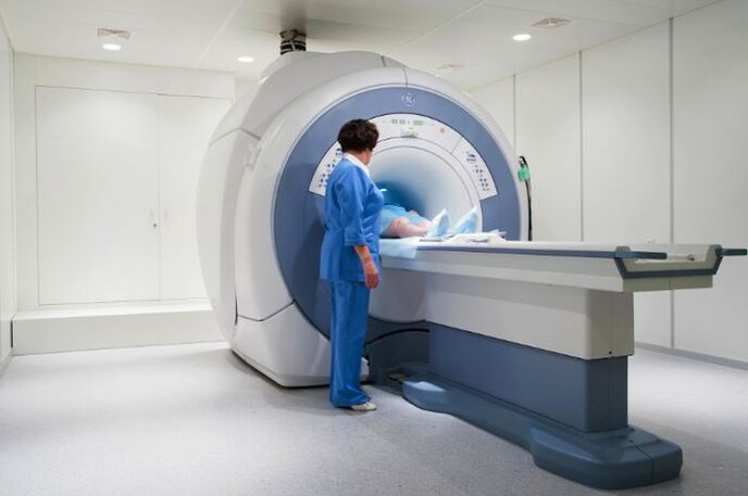 Diagnosis ng MRI ng thoracic osteochondrosis