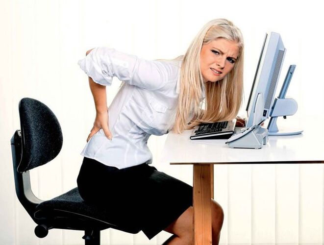 May sakit sa likod ang batang babae